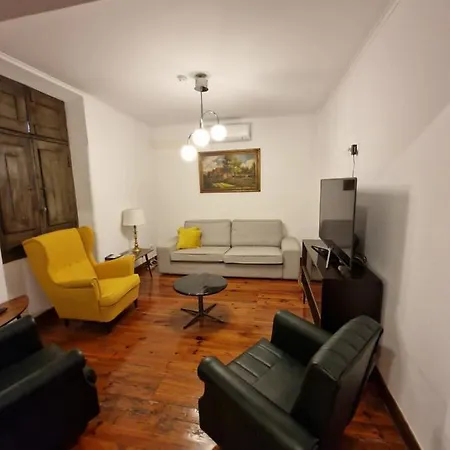 Do Largo بيت ضيافة