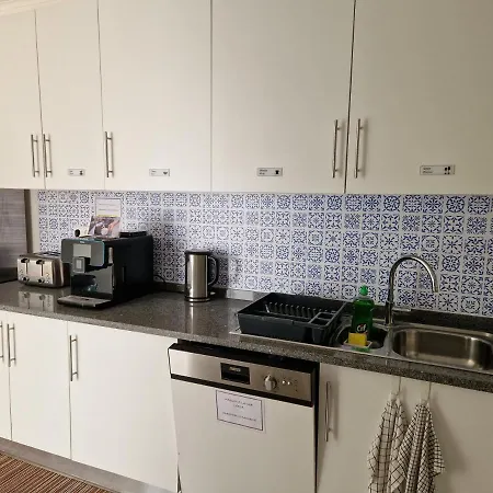 Do Largo بيت ضيافة 4*