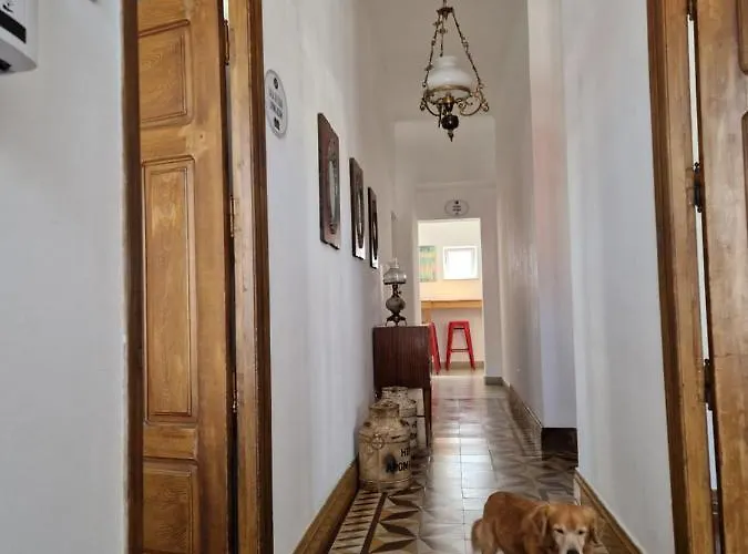 Do Largo Konukevi Faro