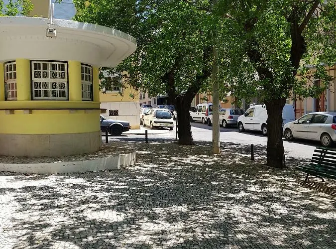 Do Largo Konukevi Faro